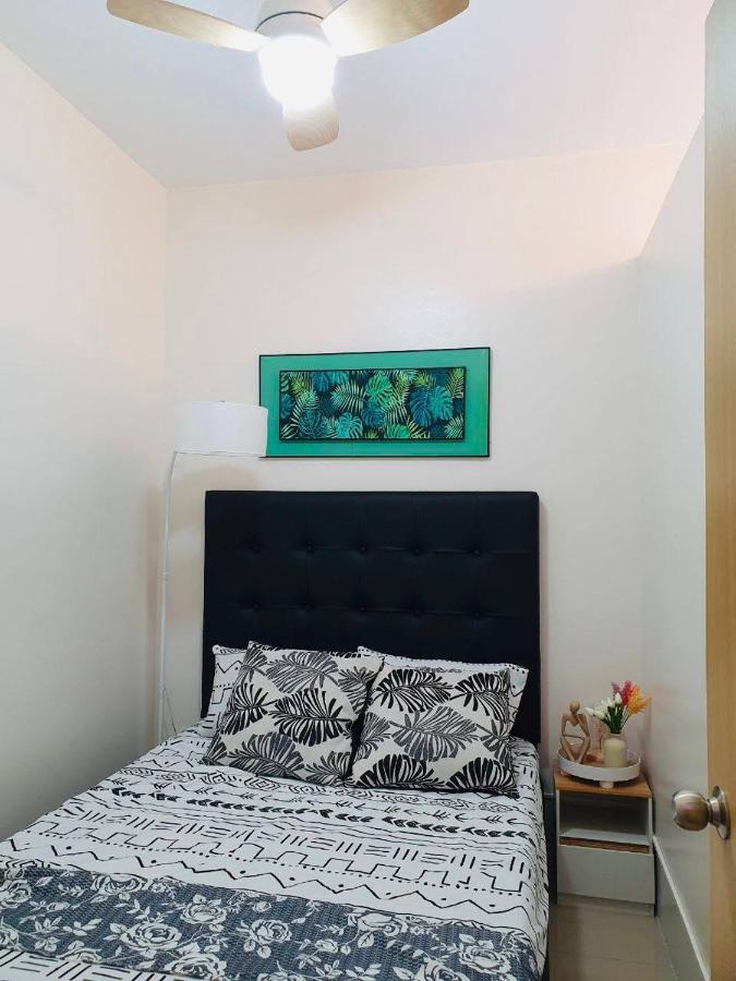 2 Bedroom Condo Vine Residences Quezon City With Pool Wifi Karaoke Board Games Netflix Экстерьер фото